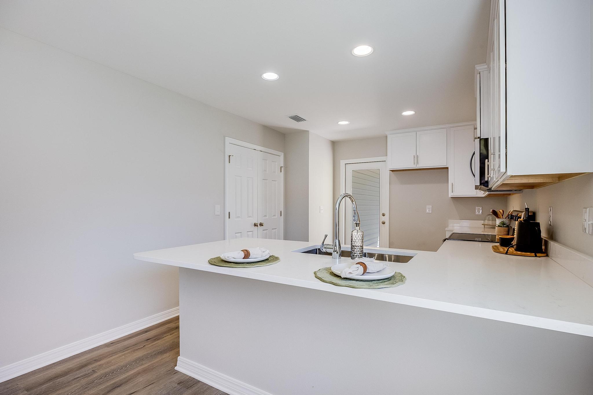 GARDEN CITY - Residential