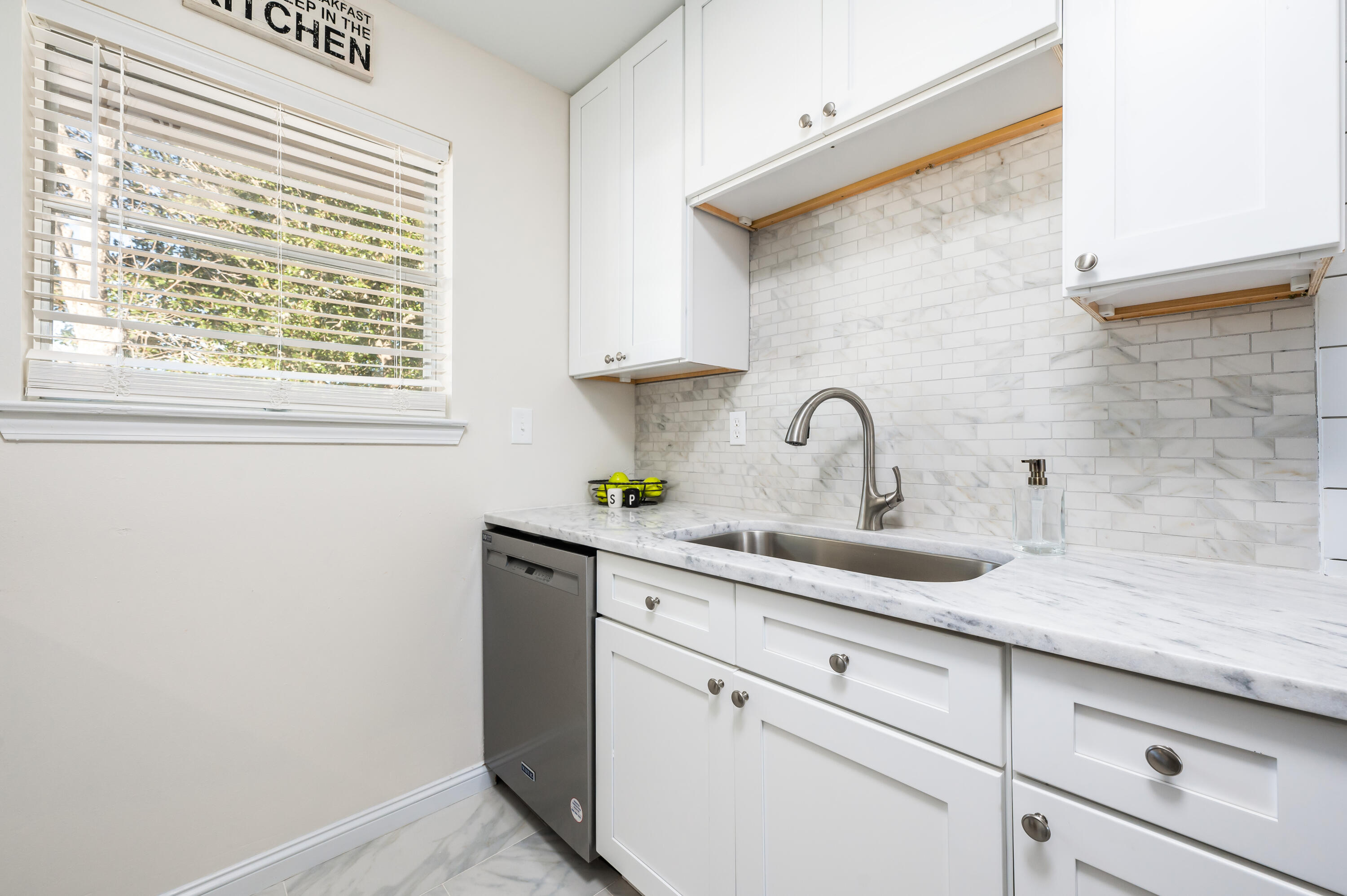 GARNIERS BEACH 6TH - Residential
