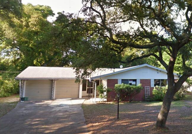 Renovated 3/2 in FWB! Home features stainless steel appliances, fenced backyard, newer flooring, and updated baseboards. Schedule a showing today..