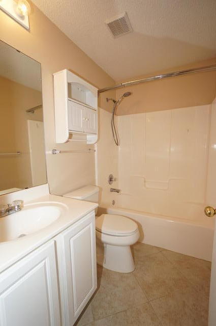 PARADISE RETREAT - Residential Lease