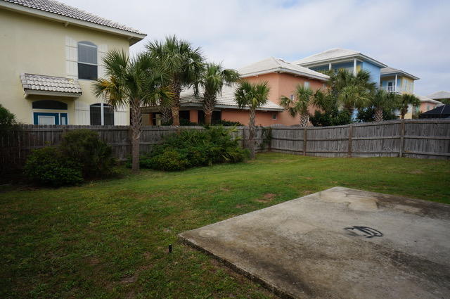 PARADISE RETREAT - Residential Lease