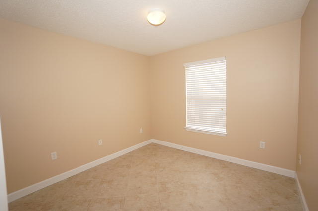 PARADISE RETREAT - Residential Lease