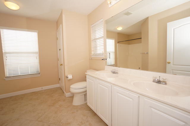 PARADISE RETREAT - Residential Lease