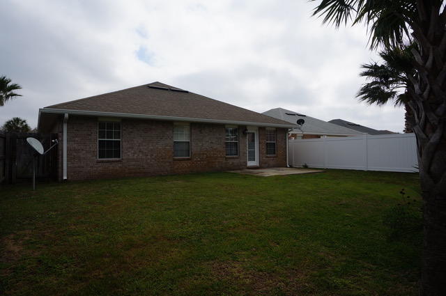 PARADISE RETREAT - Residential Lease