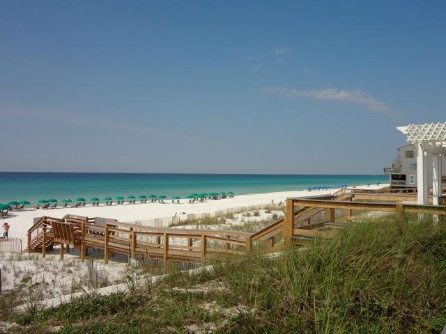 PARADISE RETREAT - Residential Lease