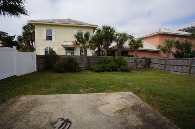 PARADISE RETREAT - Residential Lease