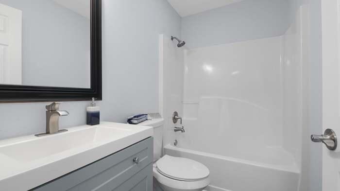 BAYVIEW MANOR 1ST ADD LOT 8 BLK A - Residential Lease