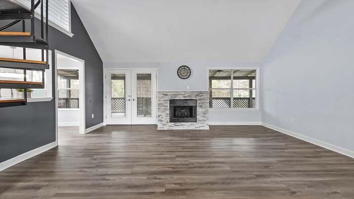 BAYVIEW MANOR 1ST ADD LOT 8 BLK A - Residential Lease
