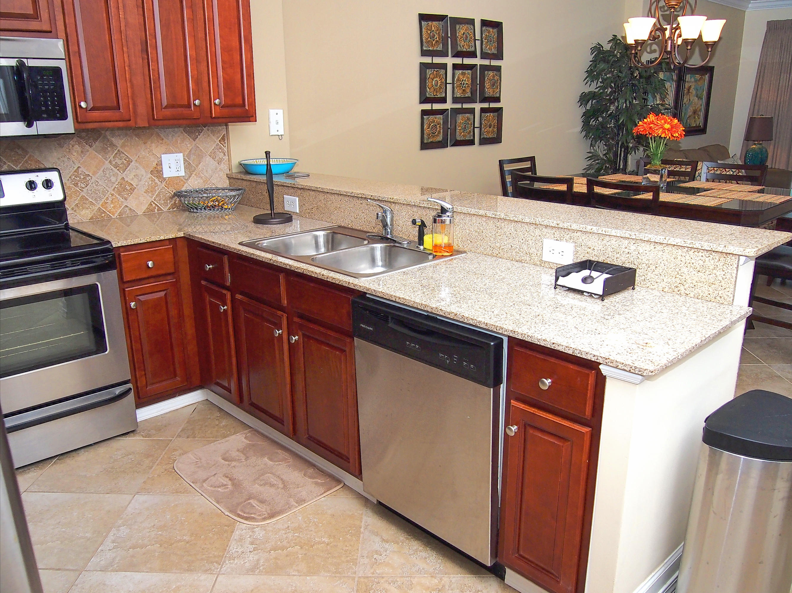 TROPIC WINDS - Residential