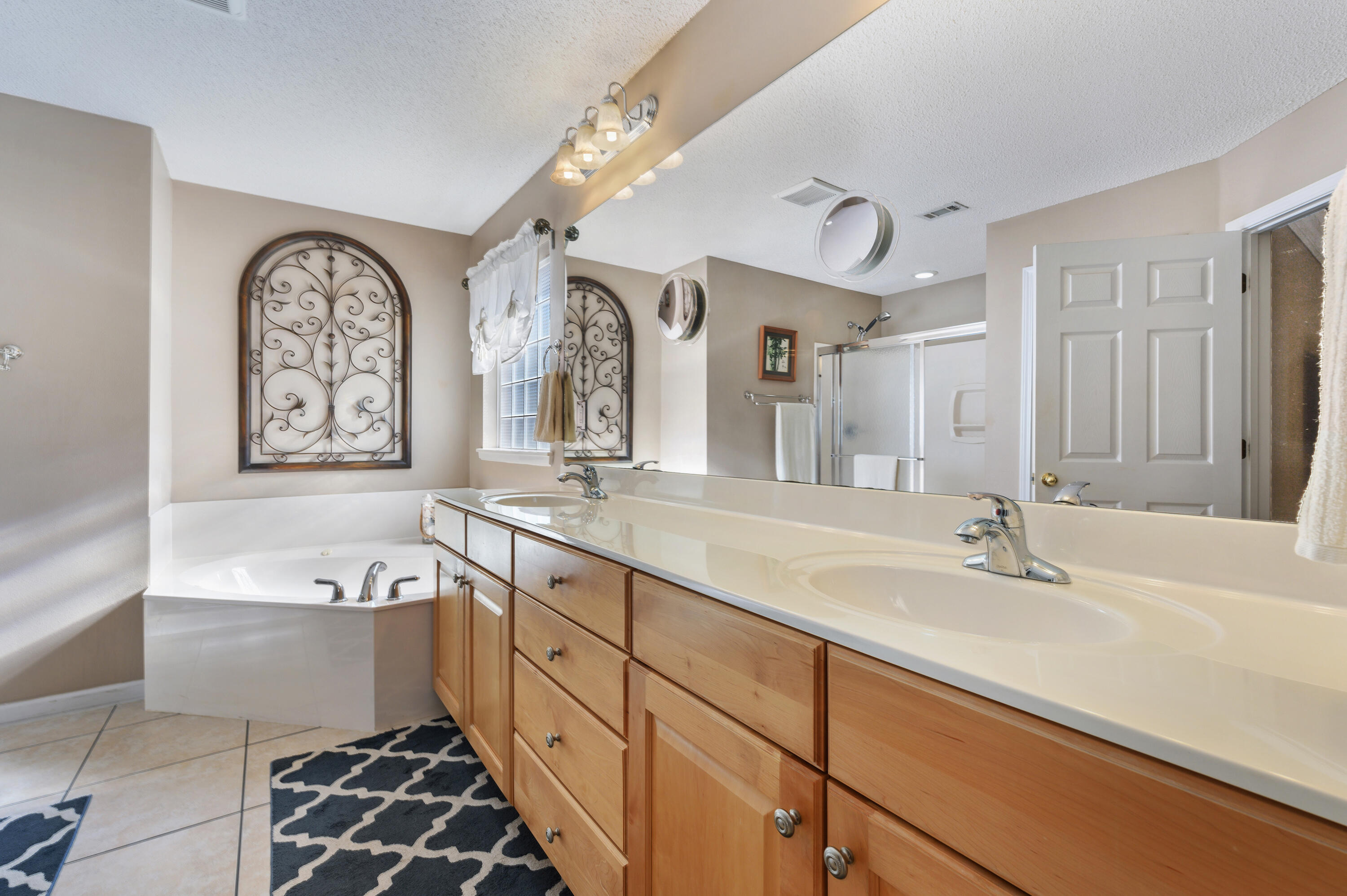 BAYSHORE PLACE PH 1 - Residential