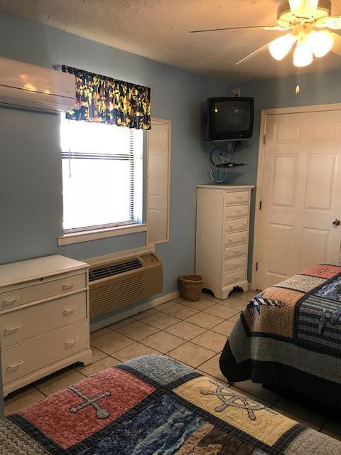 LAGUNA BEACH - Residential