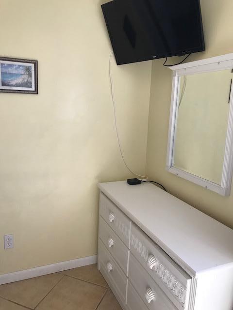 LAGUNA BEACH - Residential