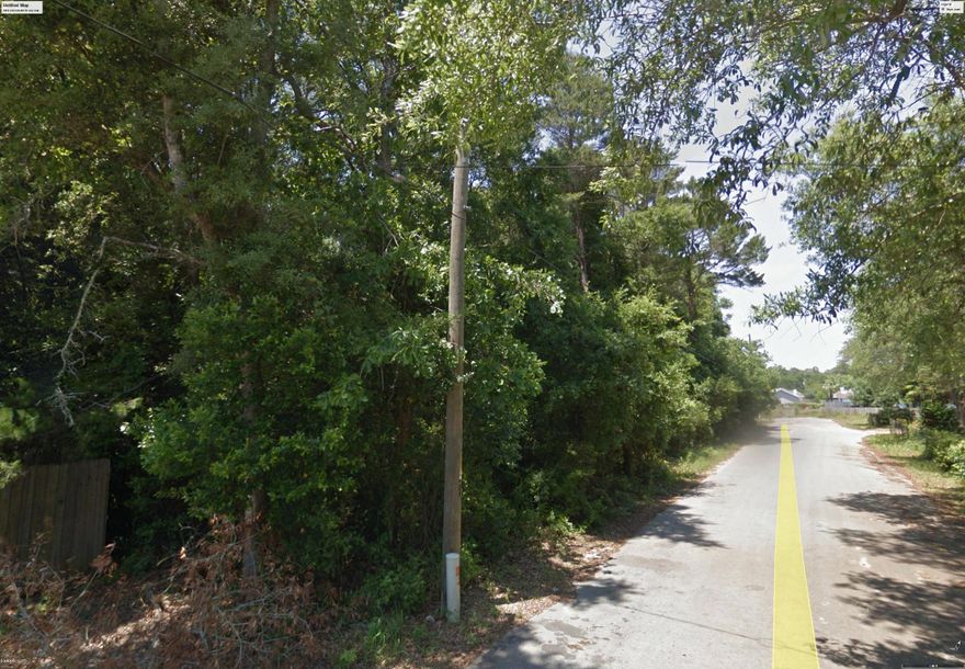 This one acre lot at the end of Dee st. in Fort Walton Beach is close to military bases, shopping, short distance to the beaches. Would make a great home site or investment property.