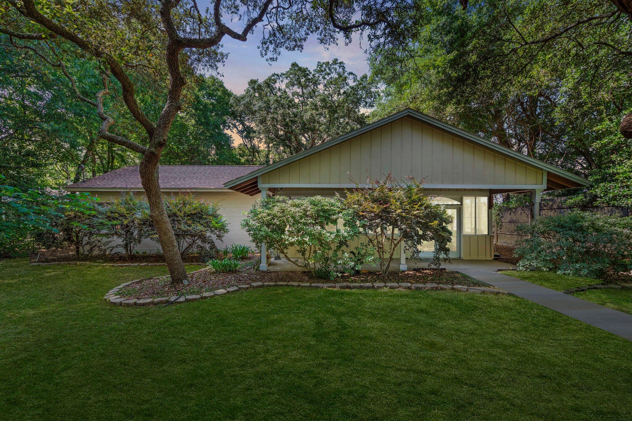 BELLA VISTA HEIGHTS - Residential