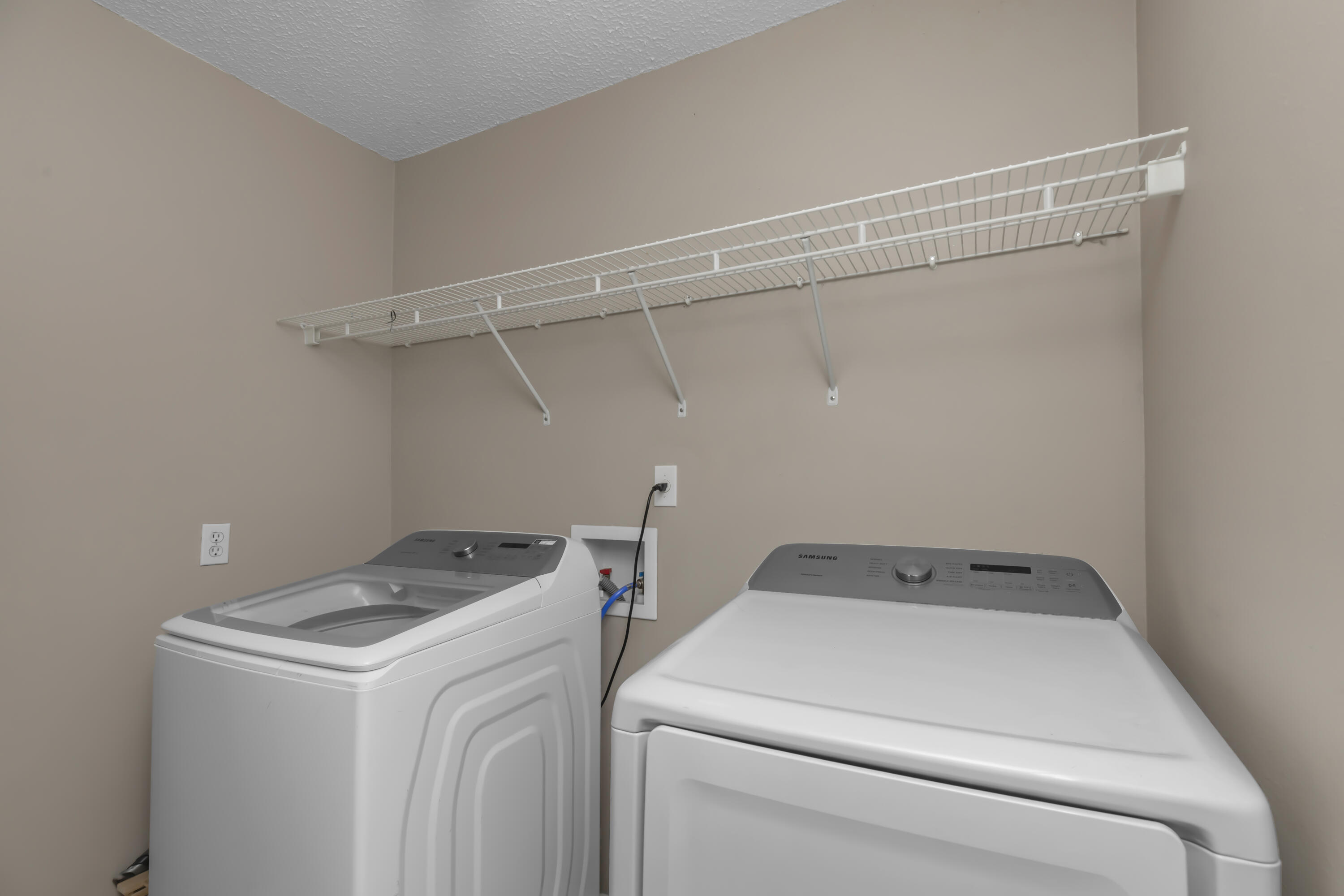 NORTHVIEW ESTATES 7TH ADDN - Residential