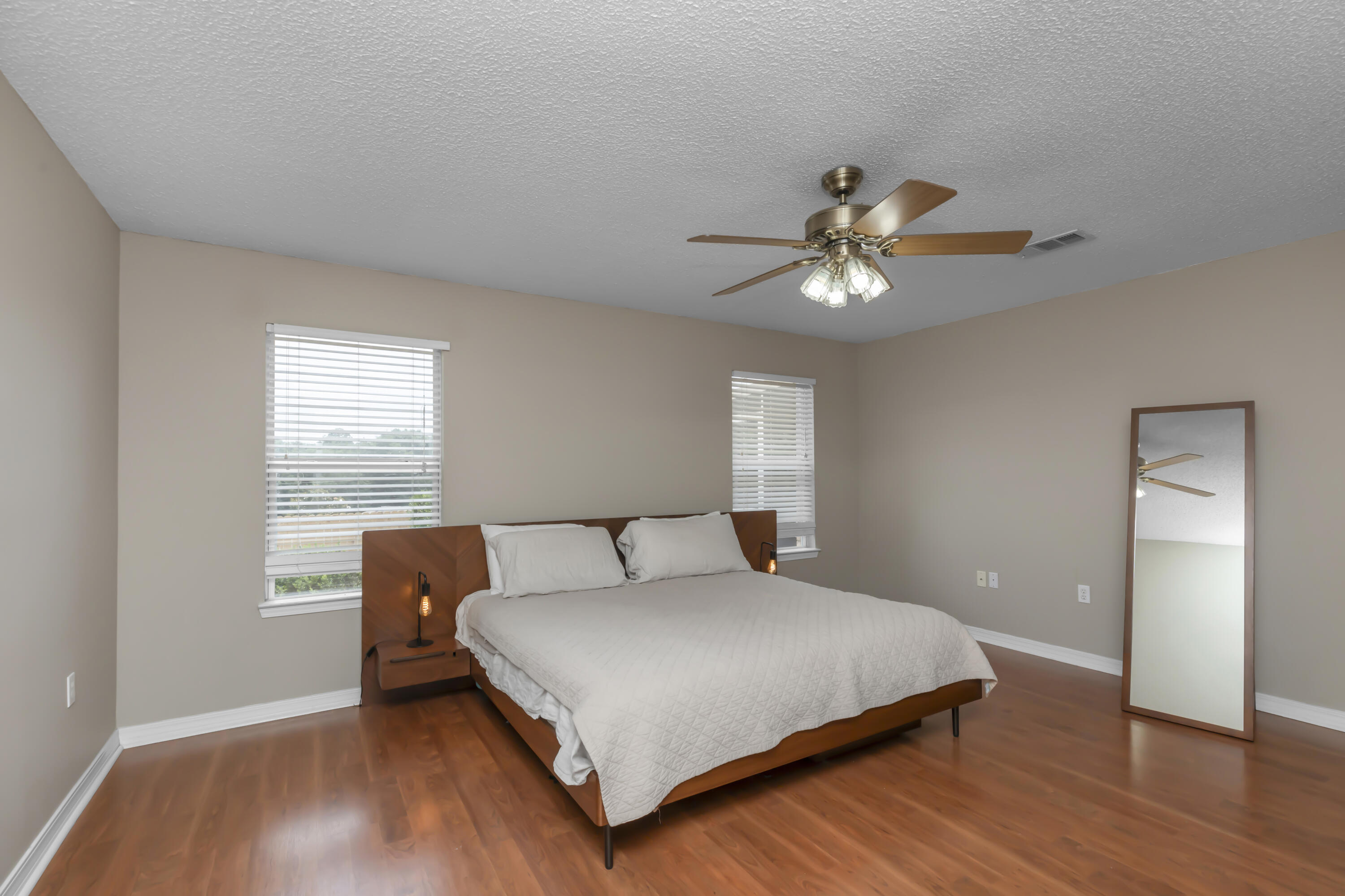 NORTHVIEW ESTATES 7TH ADDN - Residential