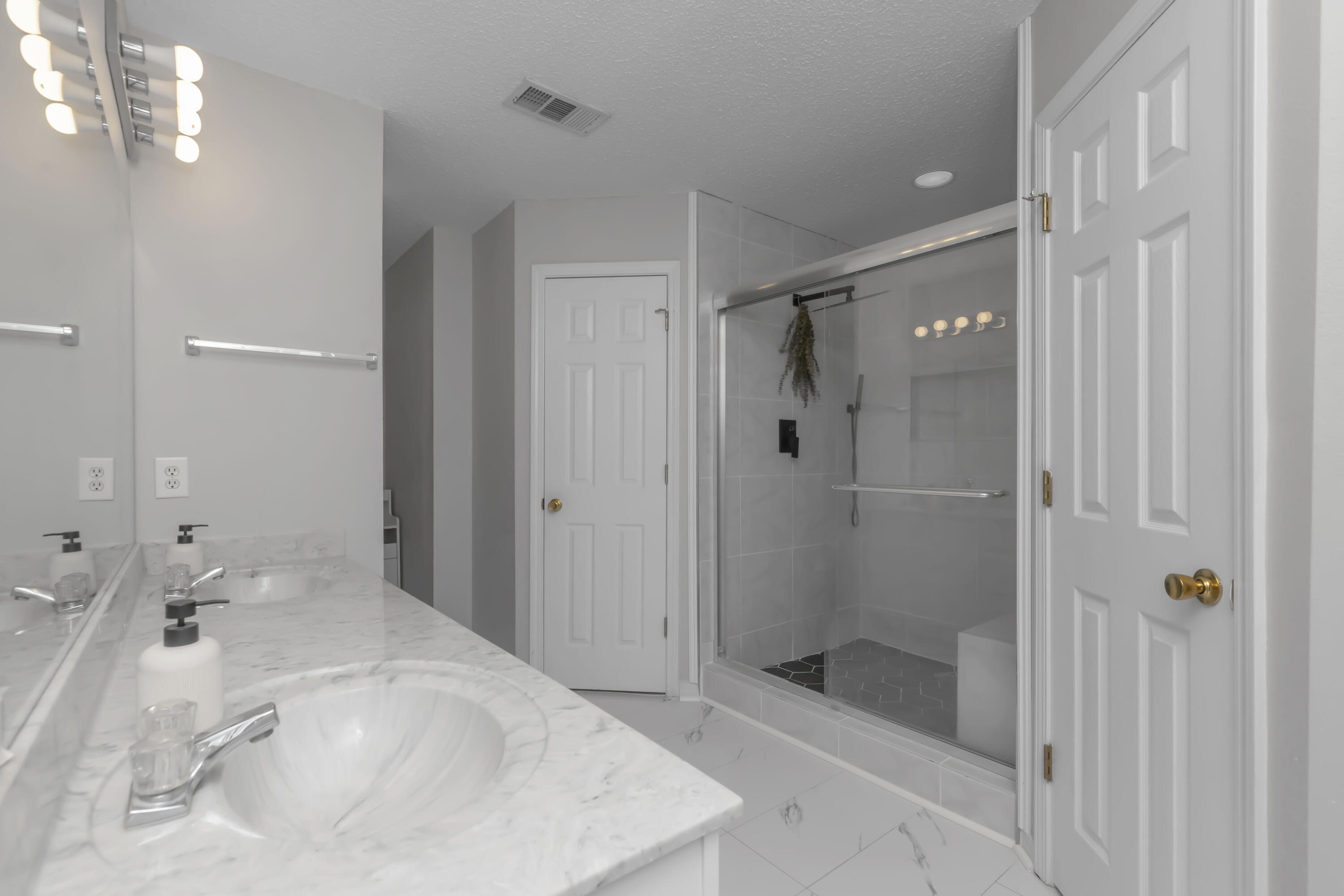 NORTHVIEW ESTATES 7TH ADDN - Residential