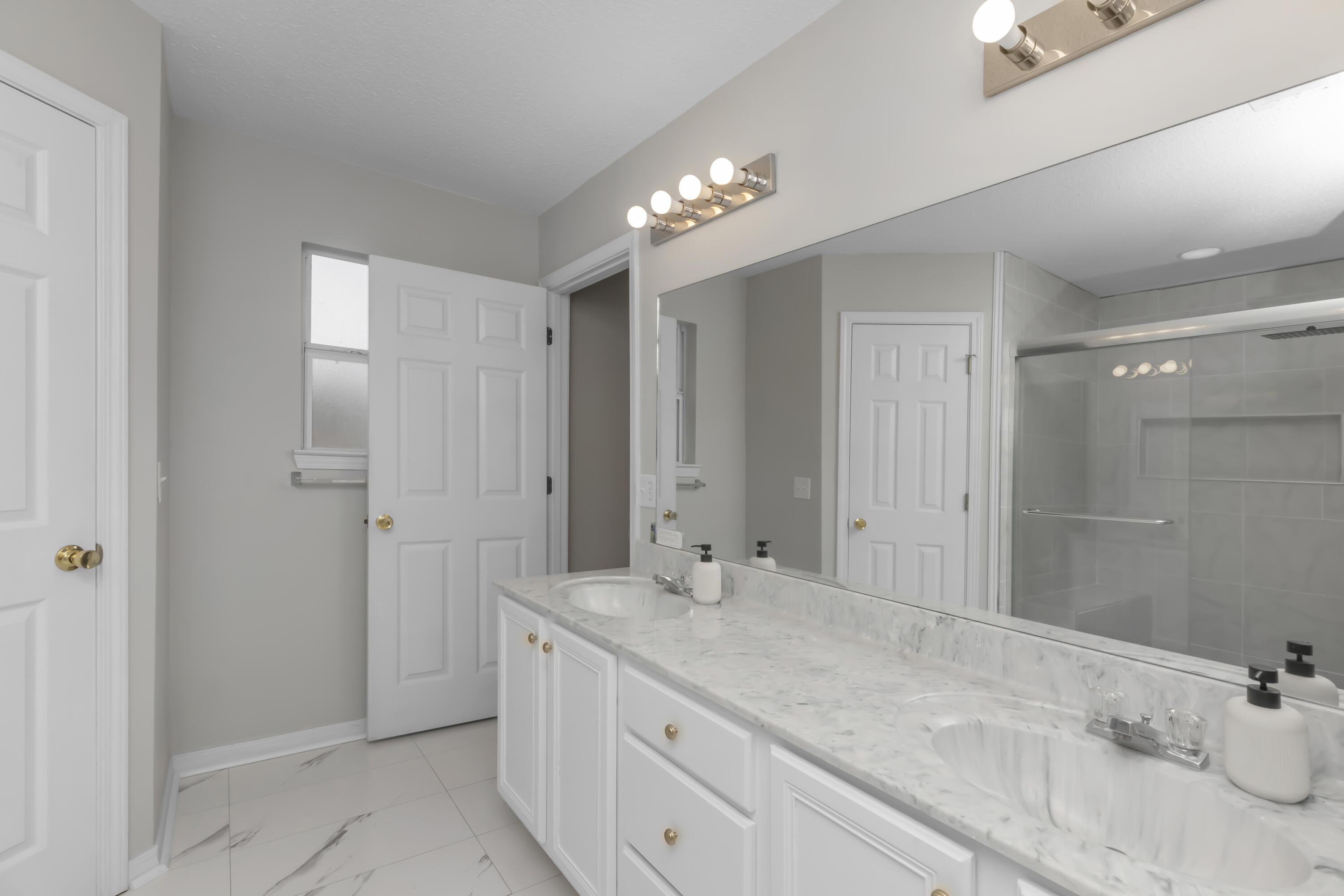 NORTHVIEW ESTATES 7TH ADDN - Residential