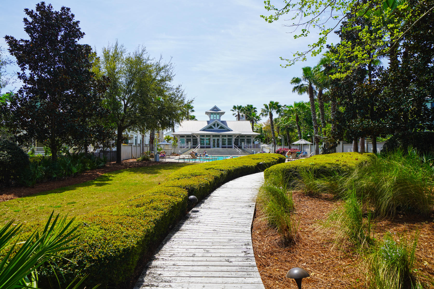 GRAND POINTE - Residential