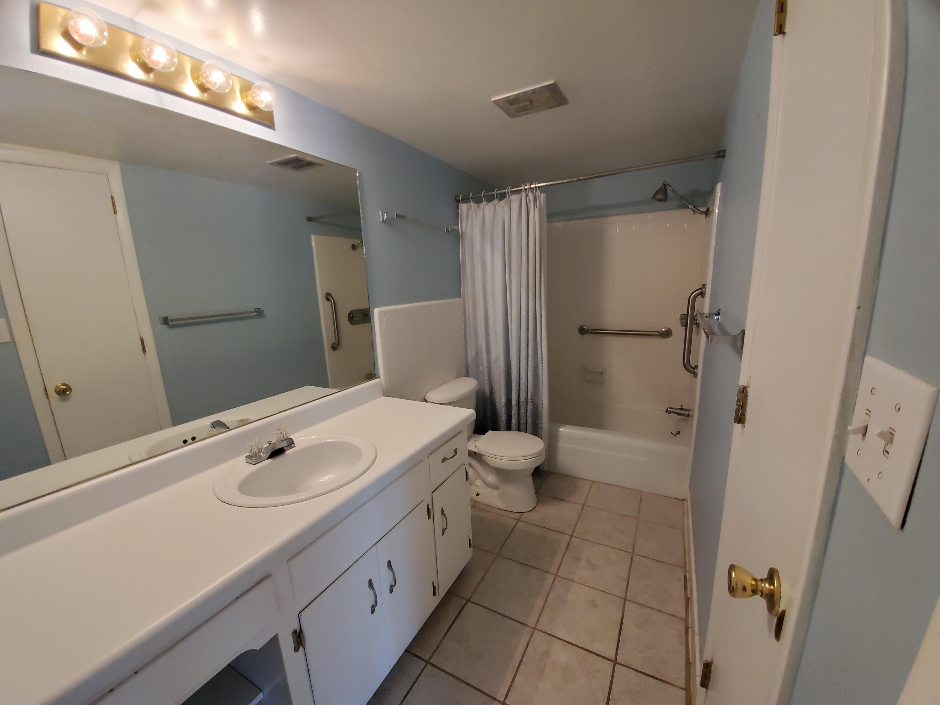 LANDMARK CONDO - Residential