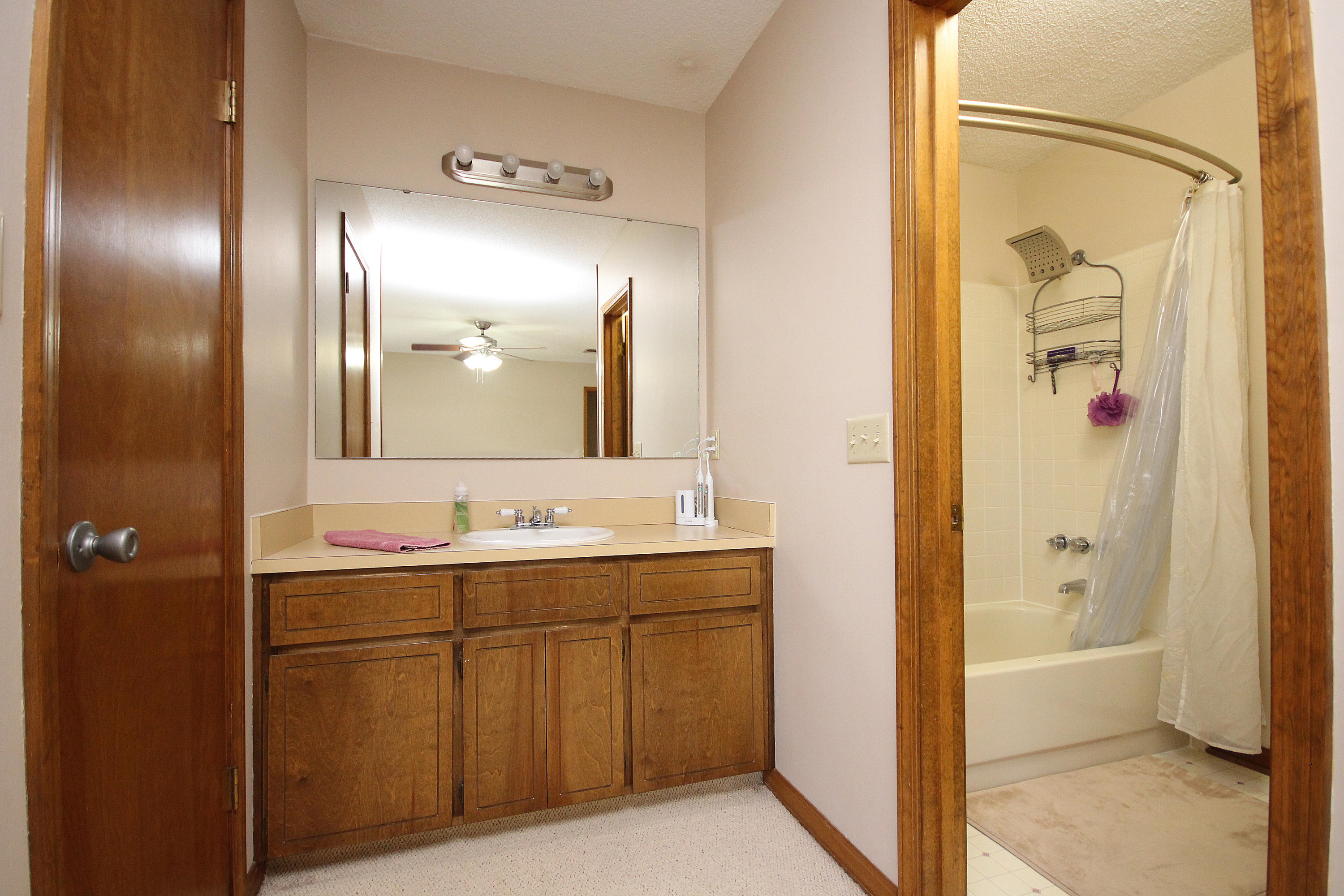 MARY ESTHER MANOR - Residential