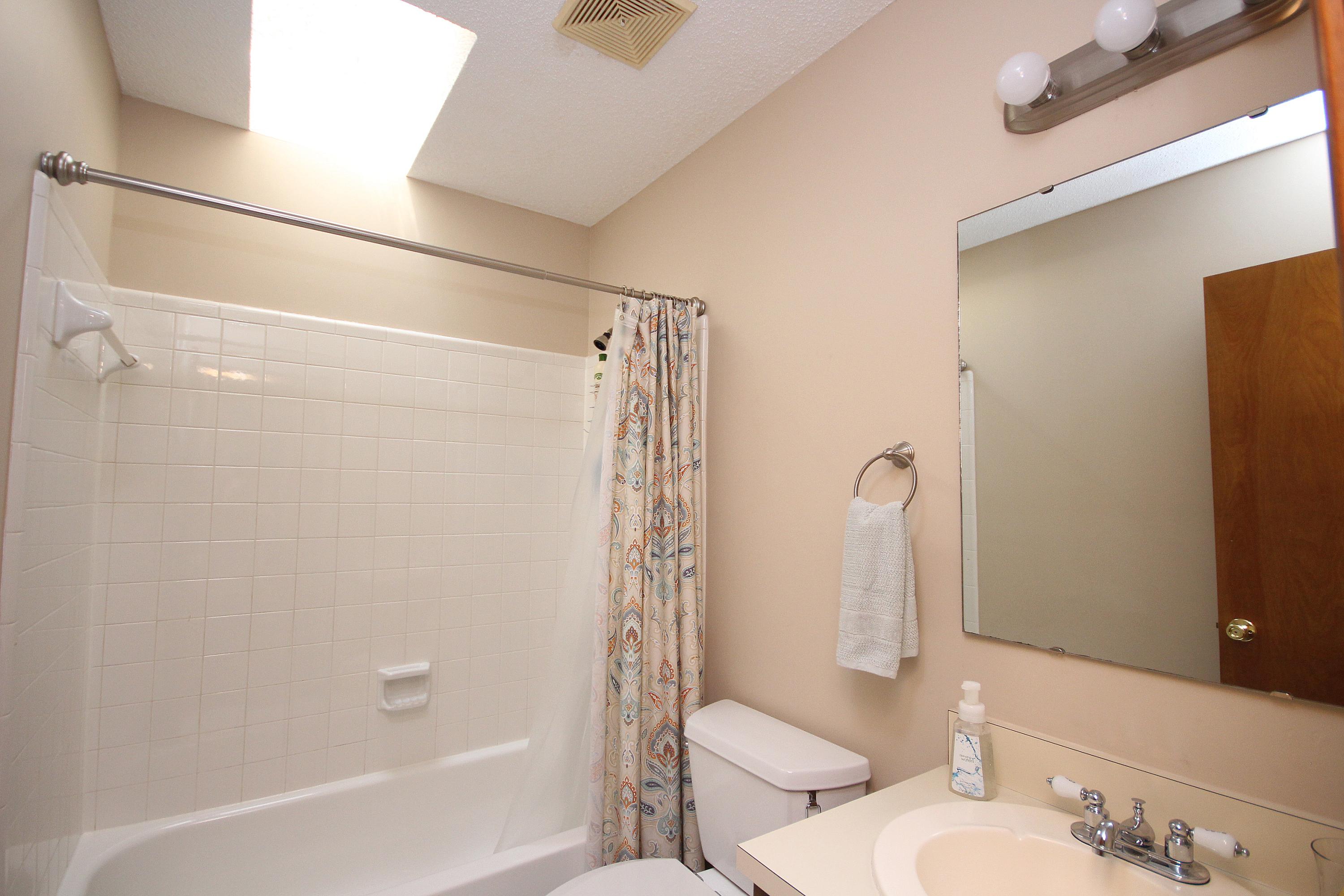 MARY ESTHER MANOR - Residential