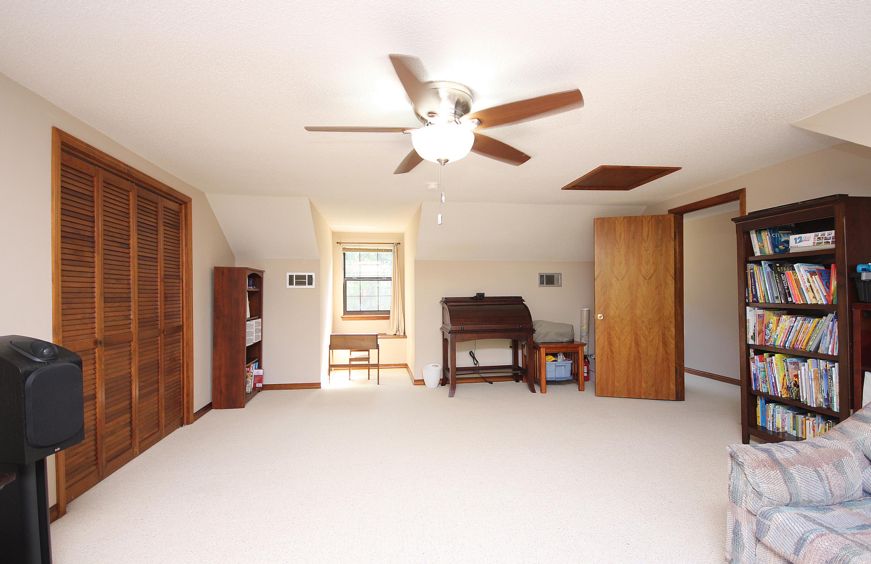 MARY ESTHER MANOR - Residential