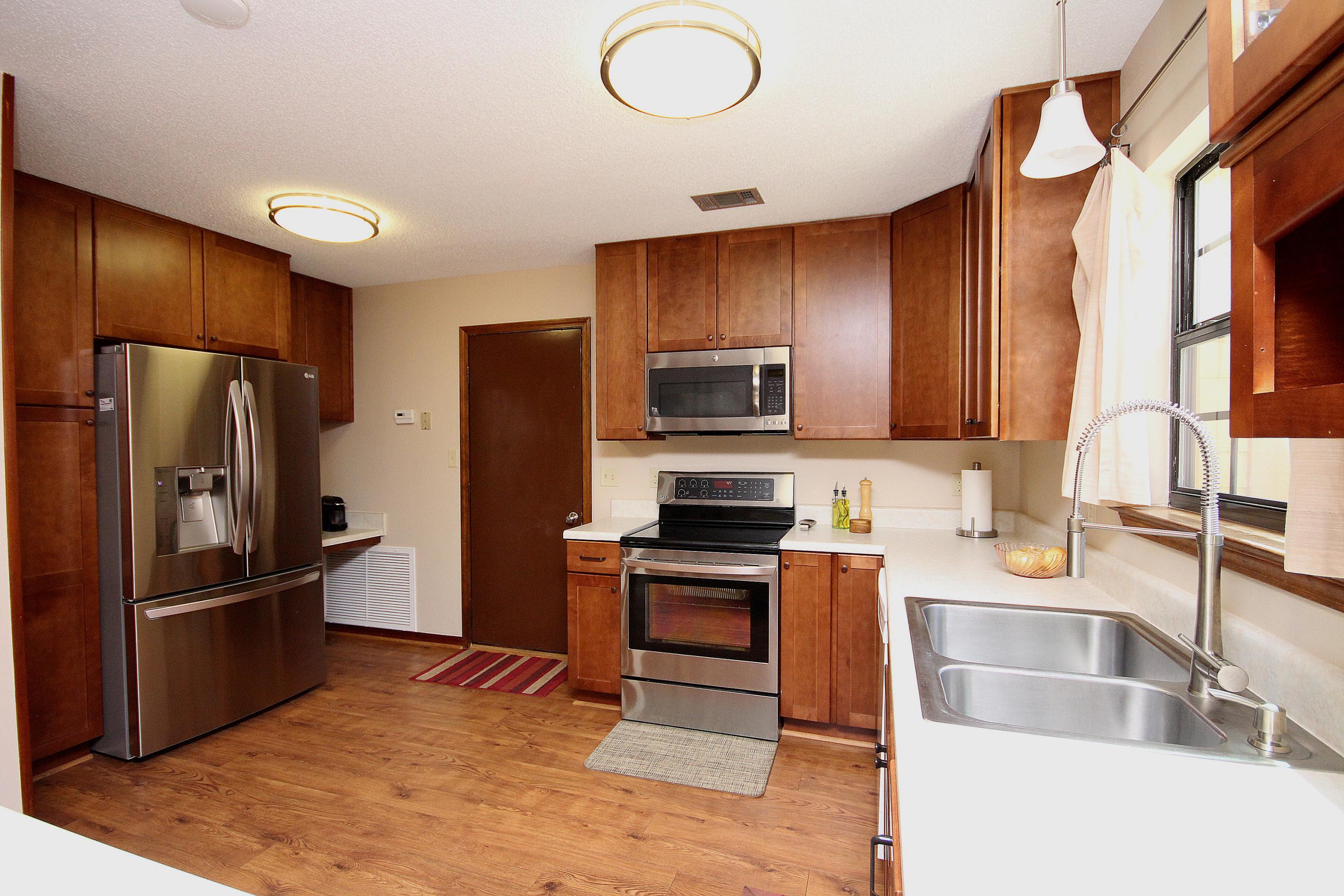 MARY ESTHER MANOR - Residential