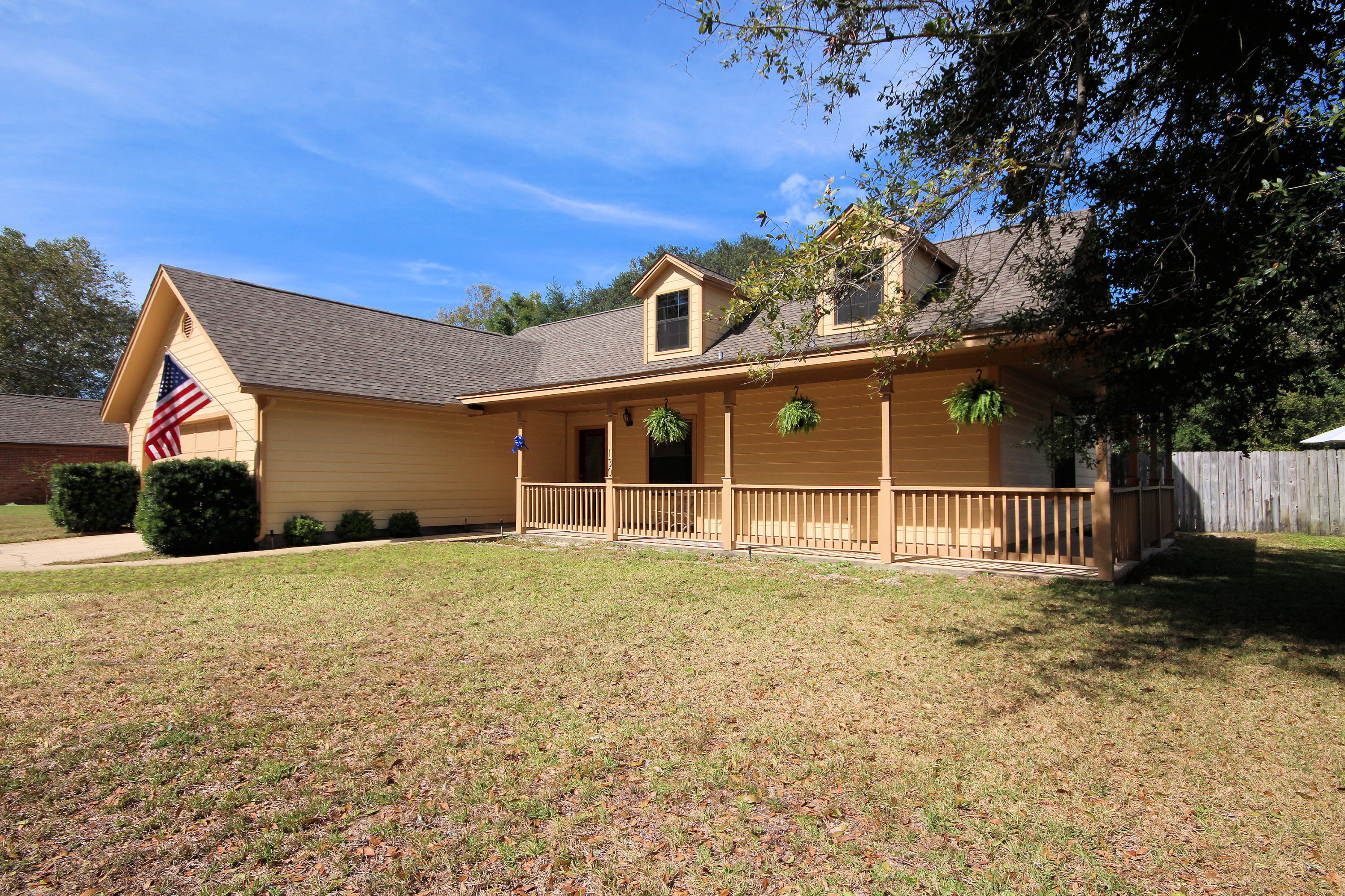 MARY ESTHER MANOR - Residential