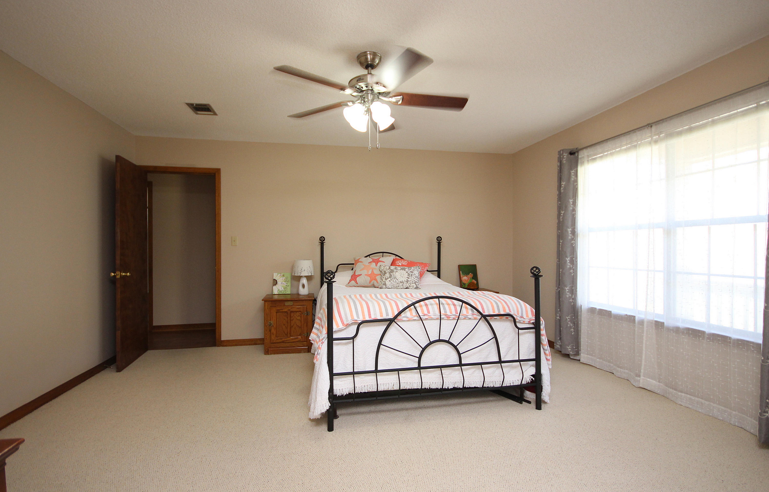 MARY ESTHER MANOR - Residential