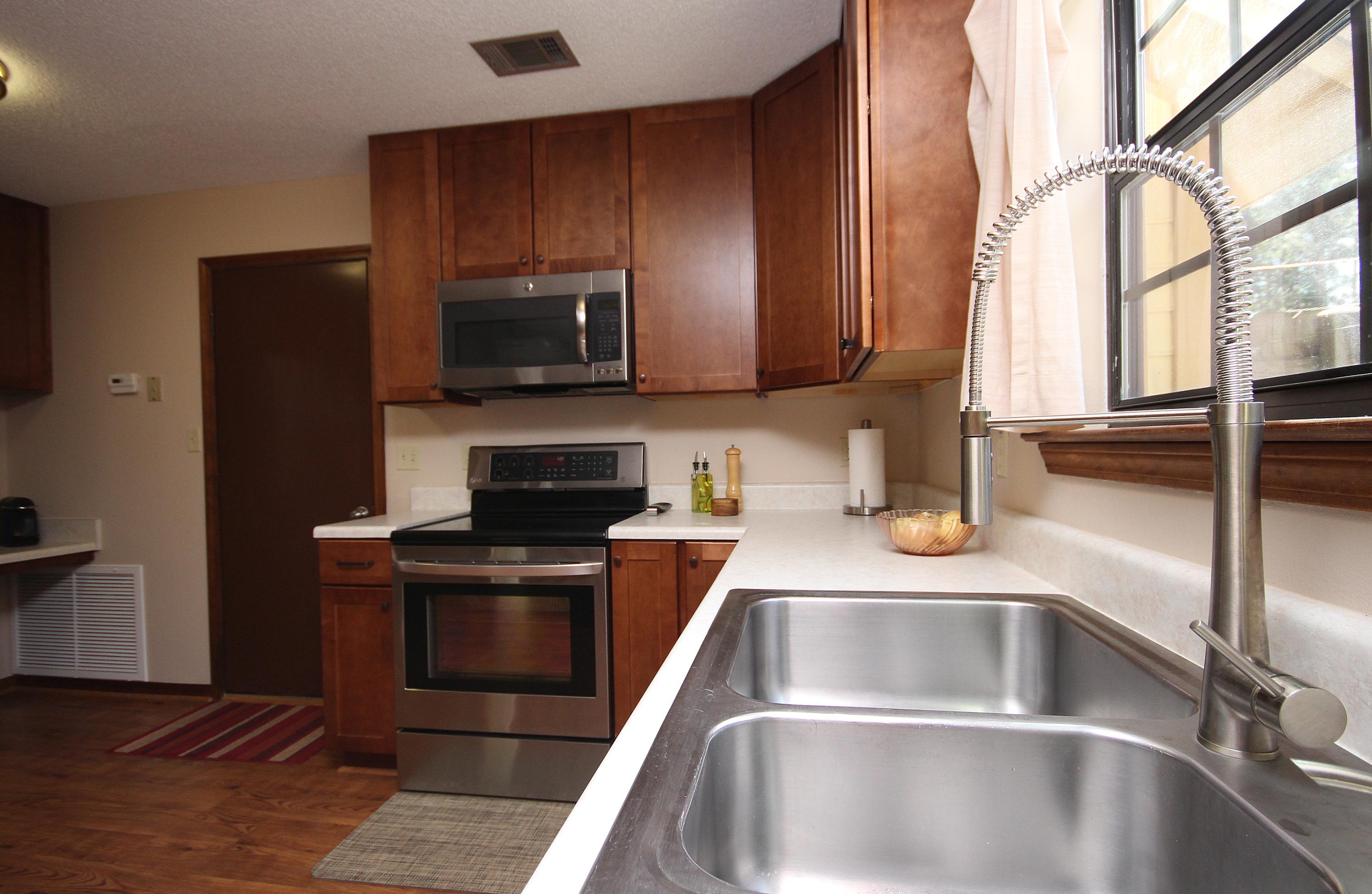 MARY ESTHER MANOR - Residential