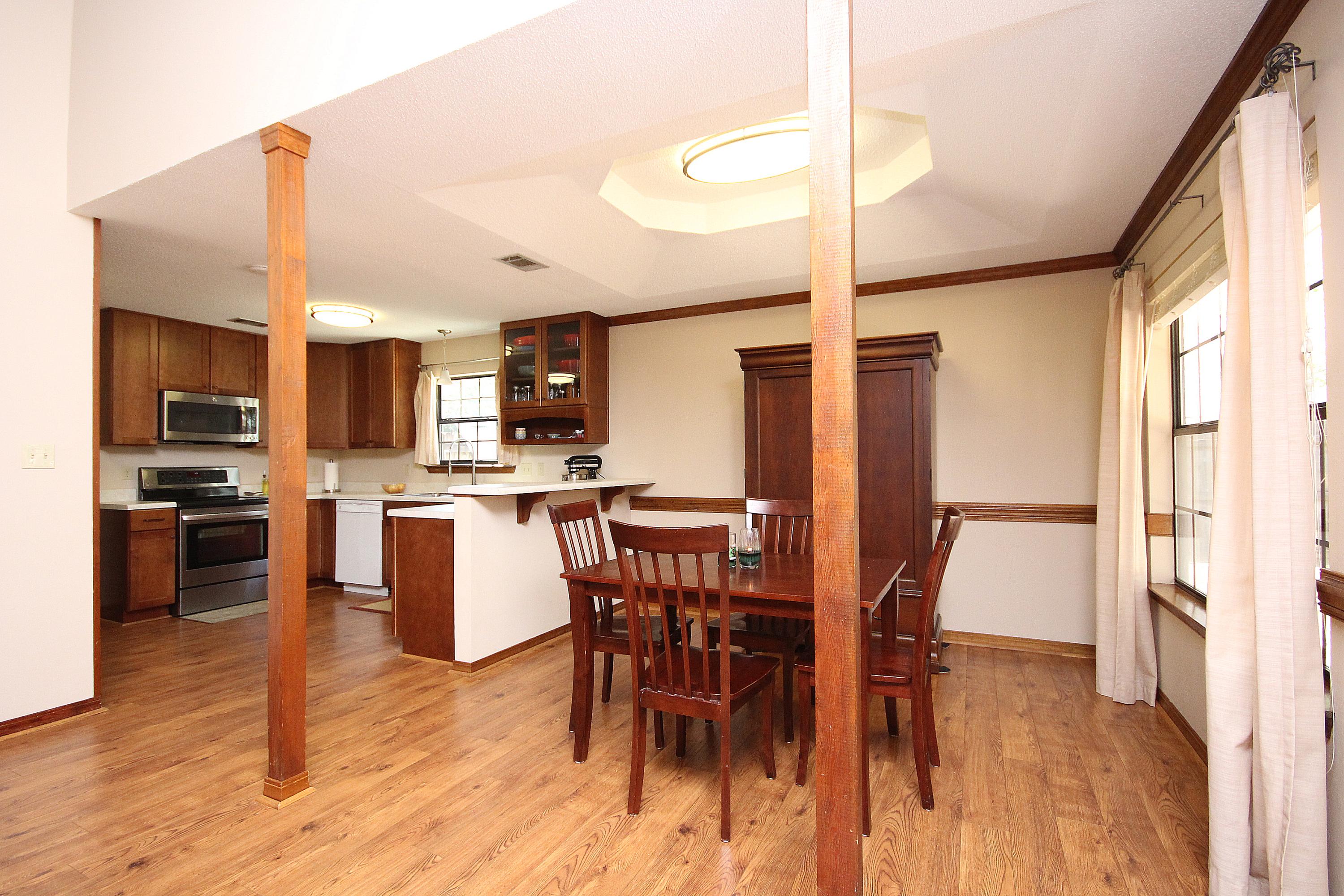 MARY ESTHER MANOR - Residential