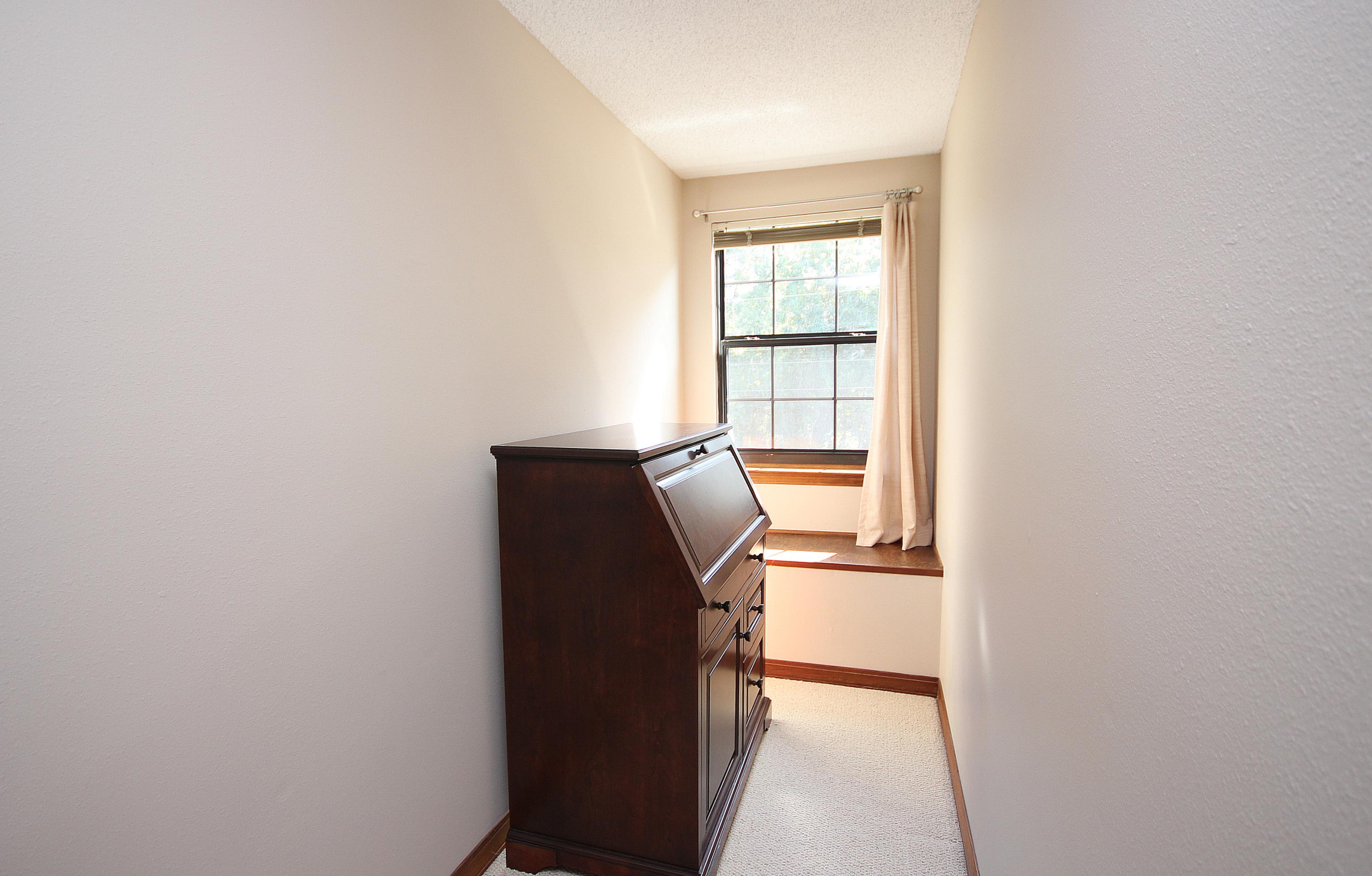 MARY ESTHER MANOR - Residential