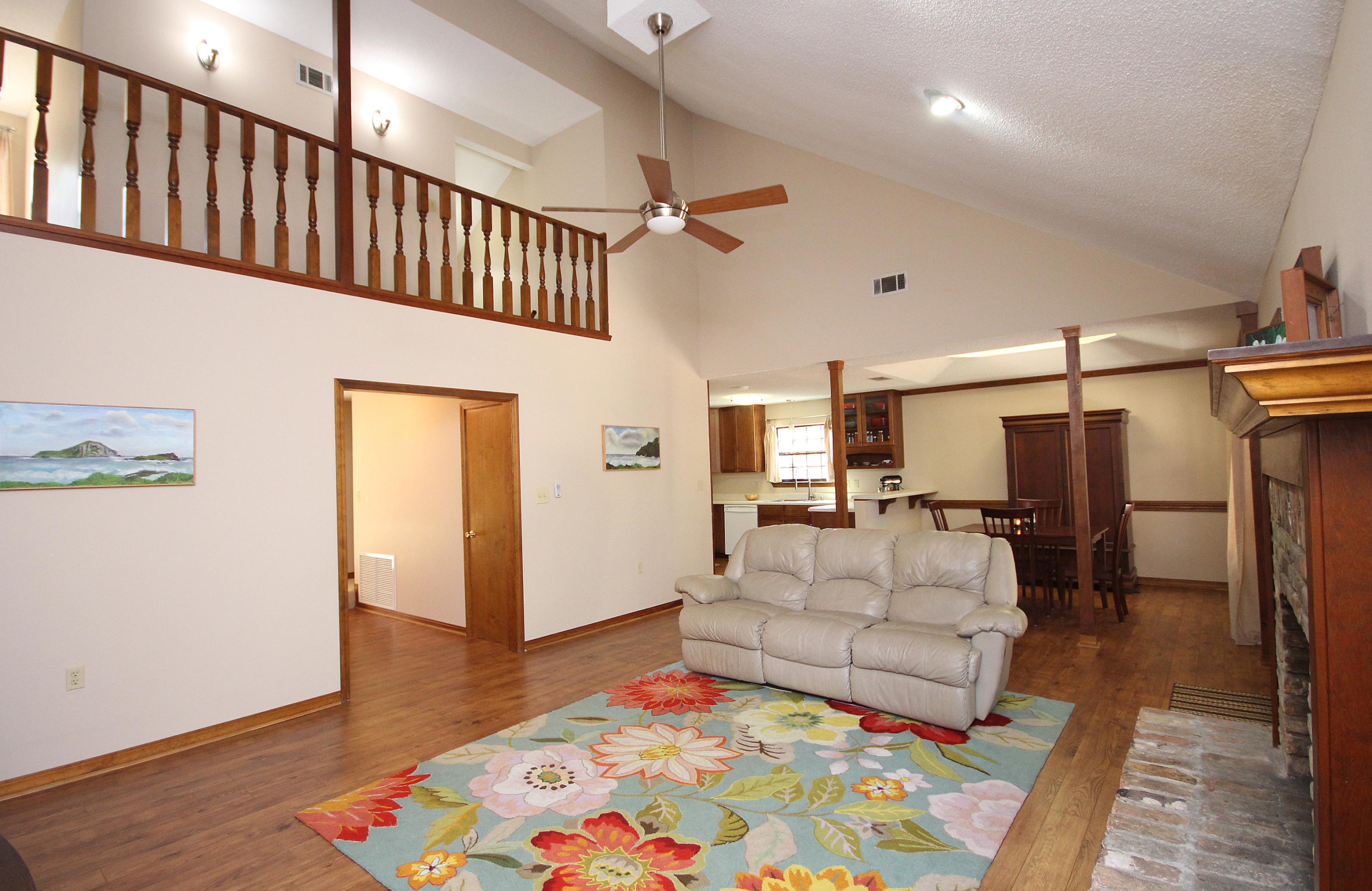 MARY ESTHER MANOR - Residential