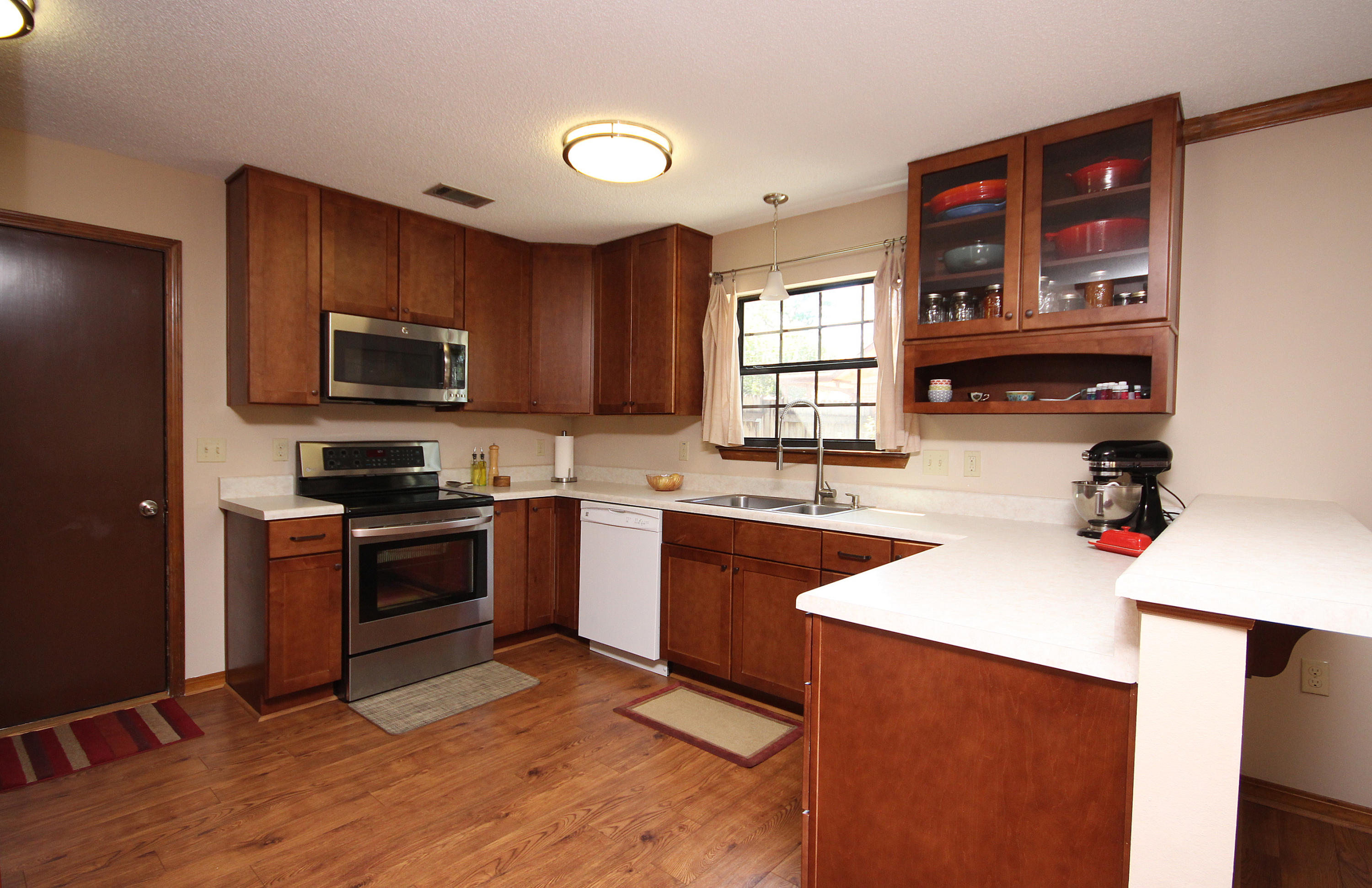 MARY ESTHER MANOR - Residential