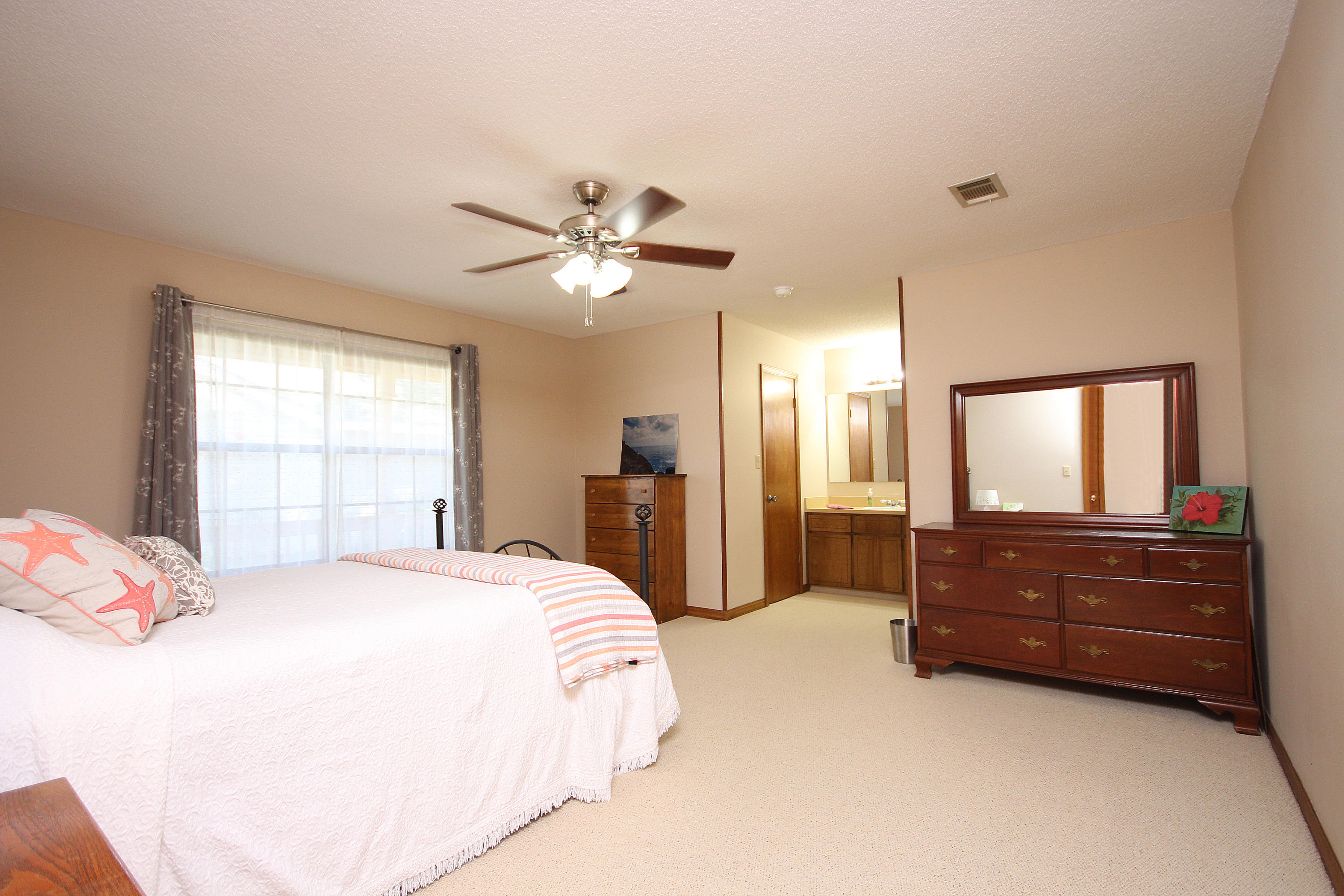 MARY ESTHER MANOR - Residential