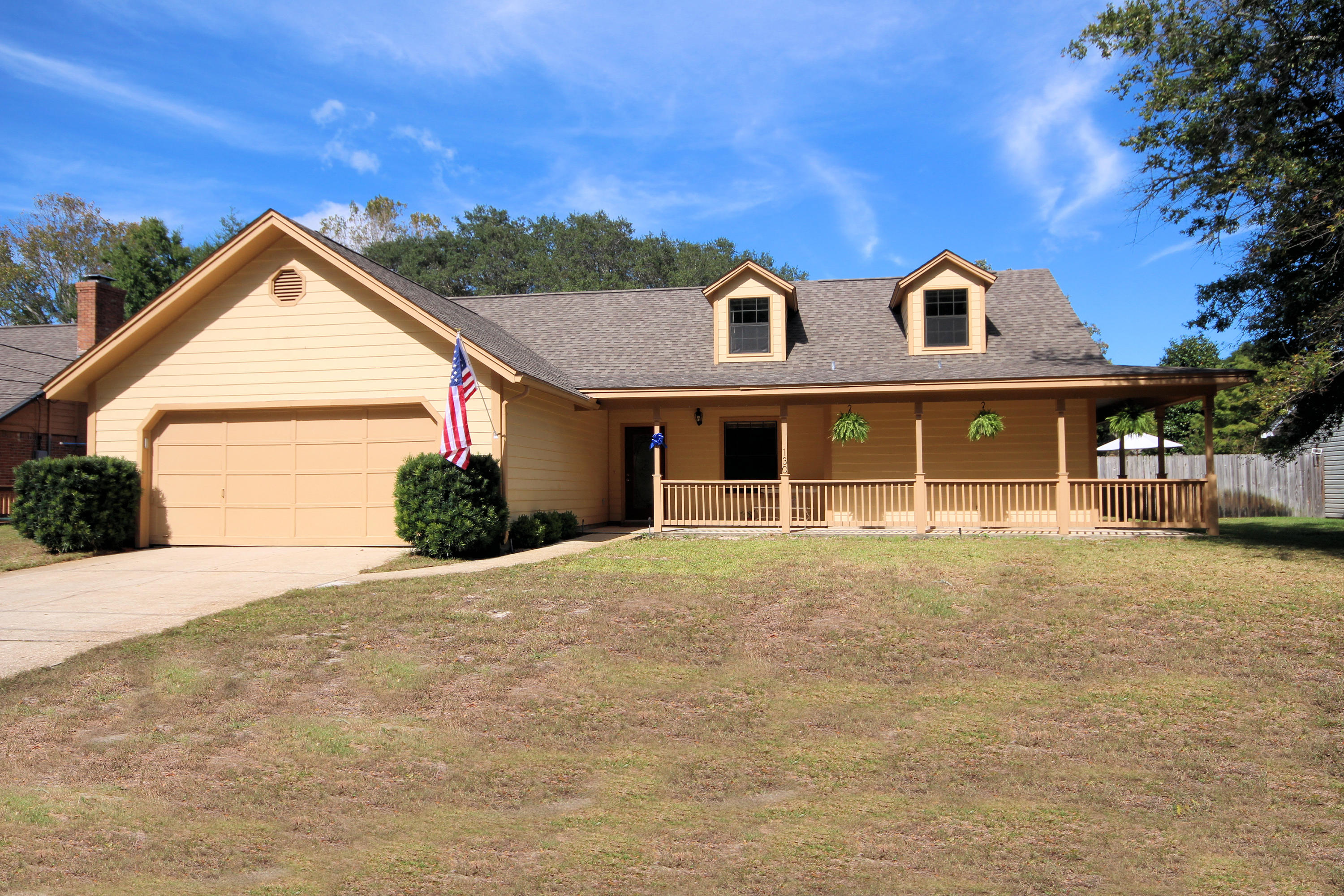 MARY ESTHER MANOR - Residential