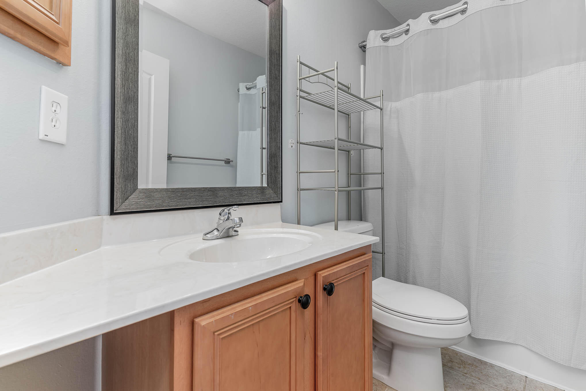 EAGLE BAY - Residential Lease