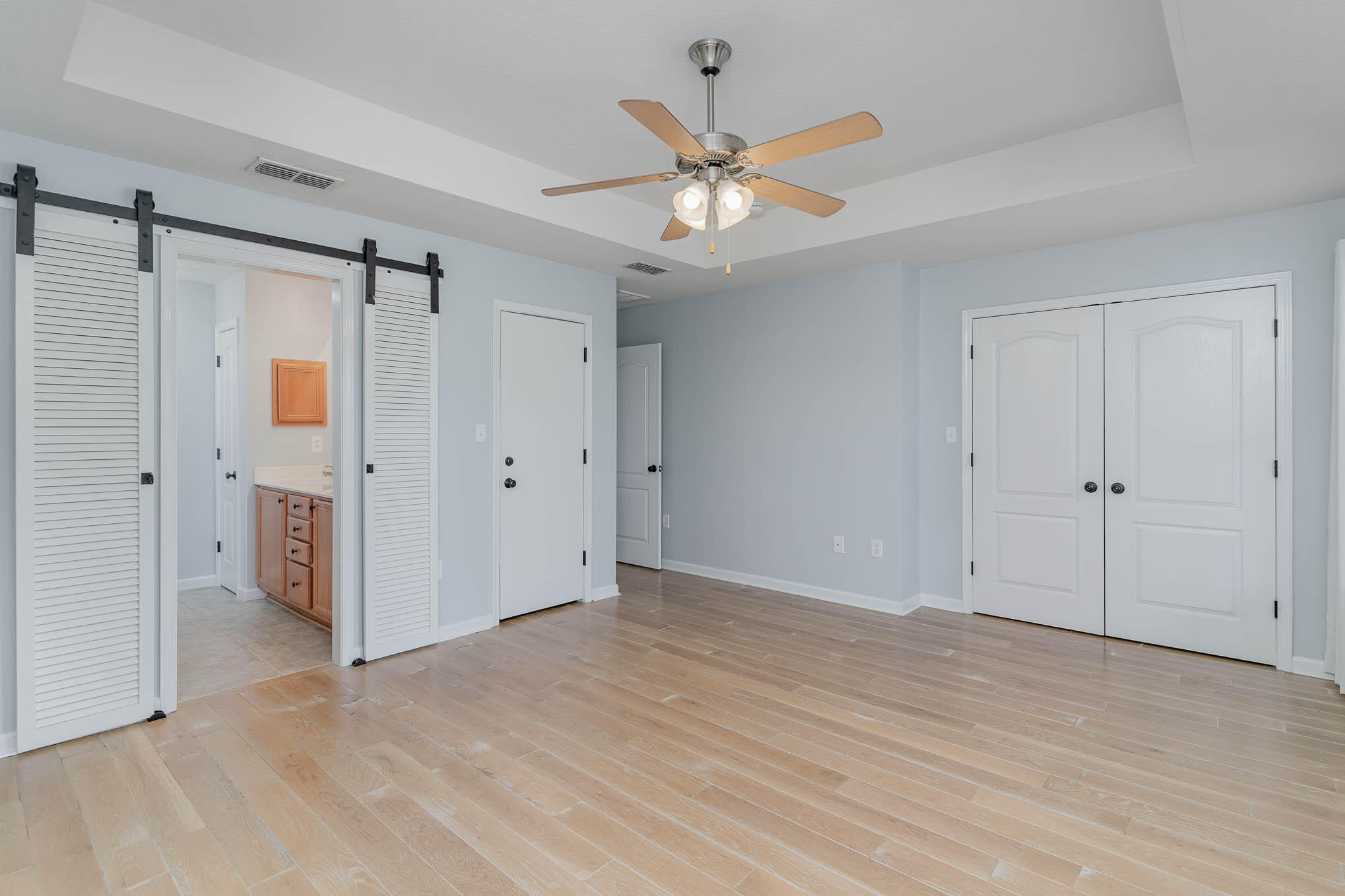 EAGLE BAY - Residential Lease