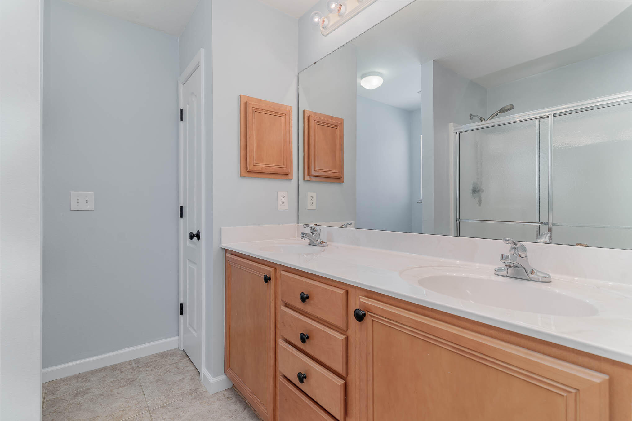 EAGLE BAY - Residential Lease