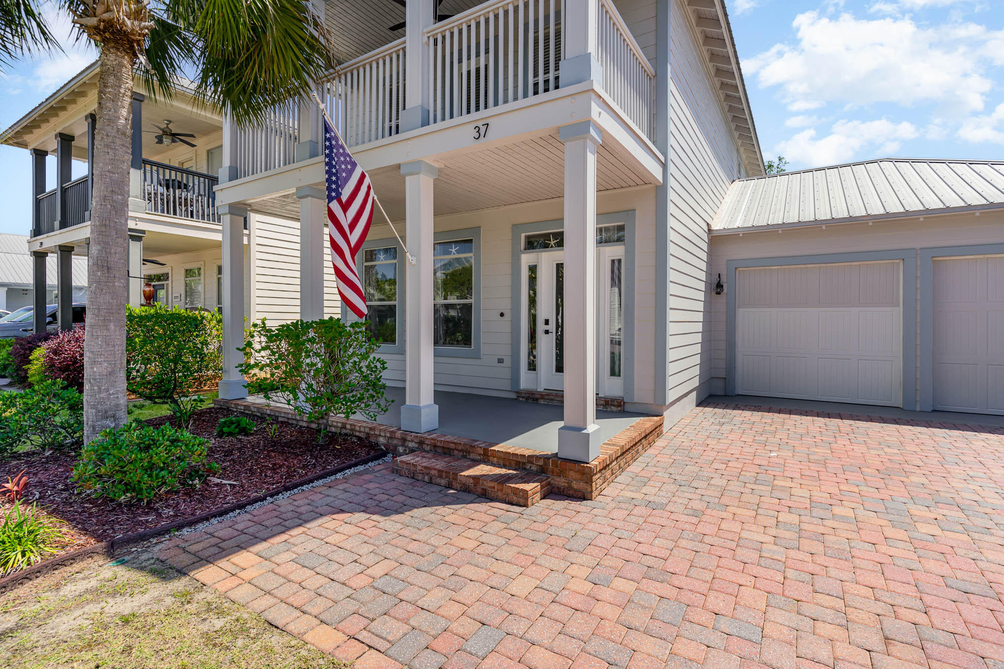 EAGLE BAY - Residential Lease