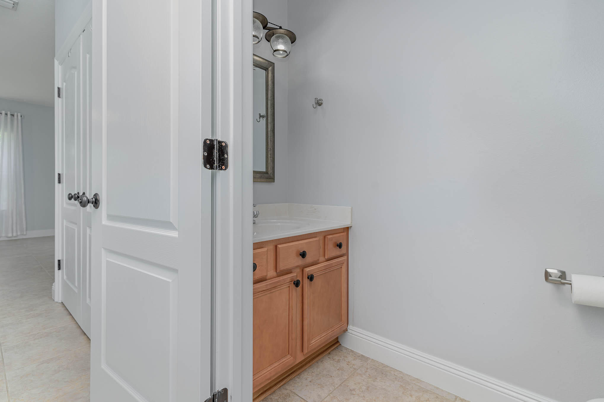 EAGLE BAY - Residential Lease