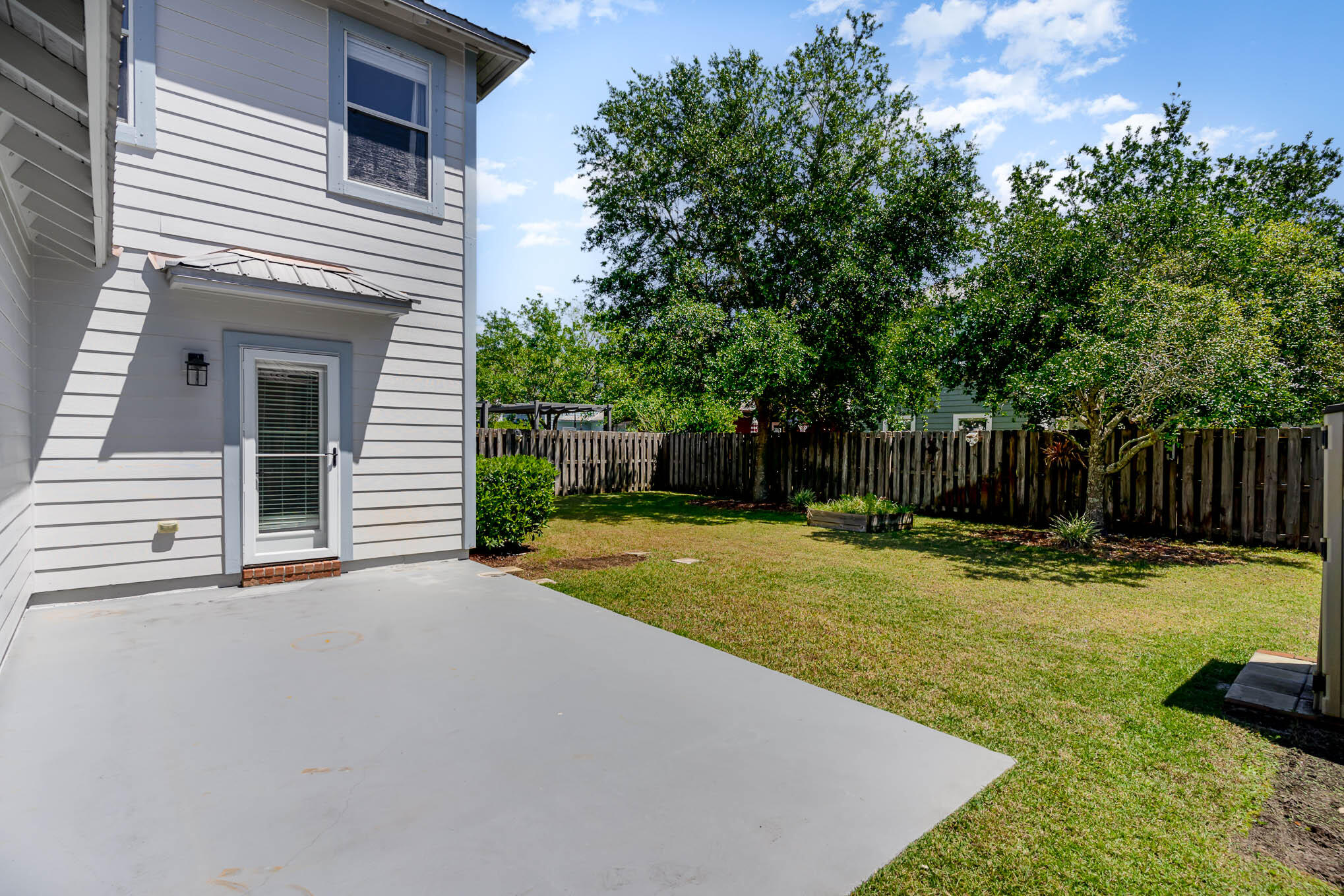 EAGLE BAY - Residential Lease