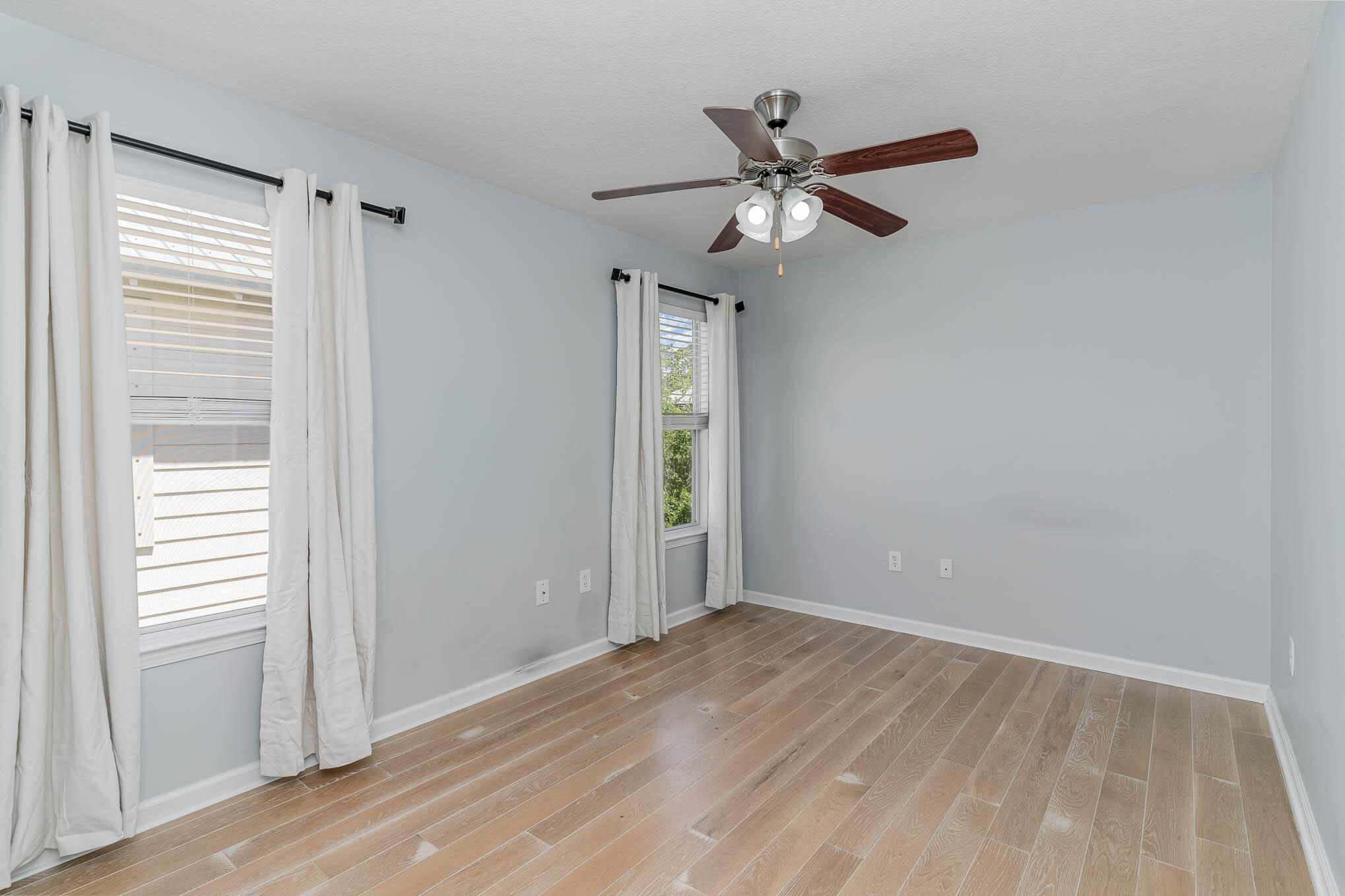 EAGLE BAY - Residential Lease