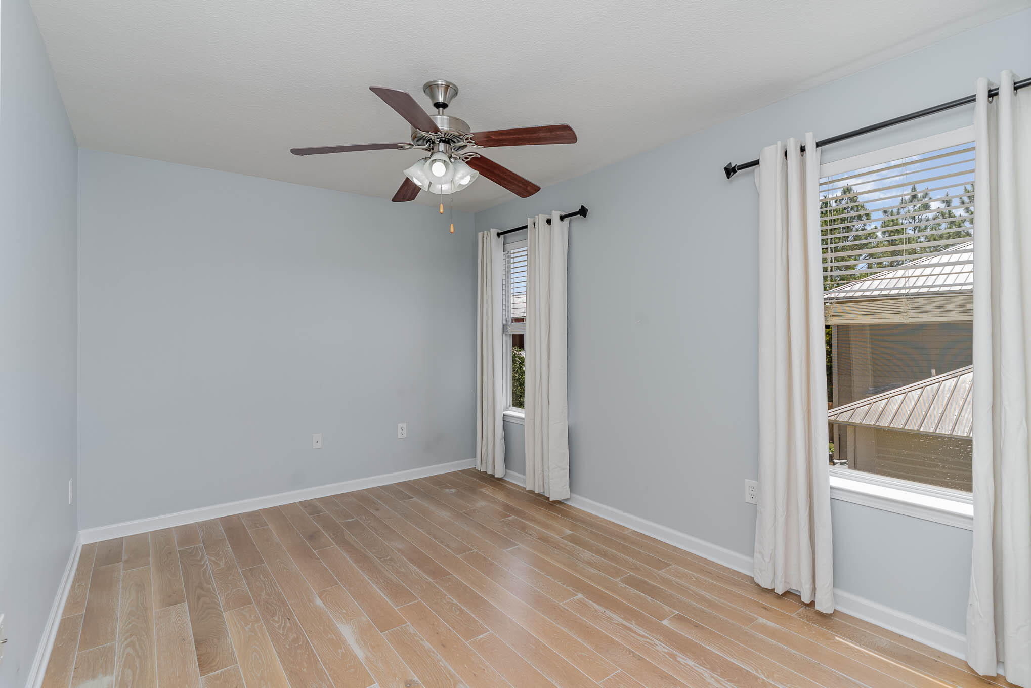 EAGLE BAY - Residential Lease