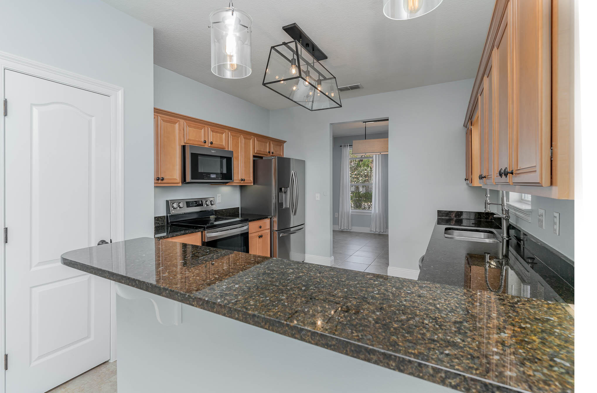 EAGLE BAY - Residential Lease