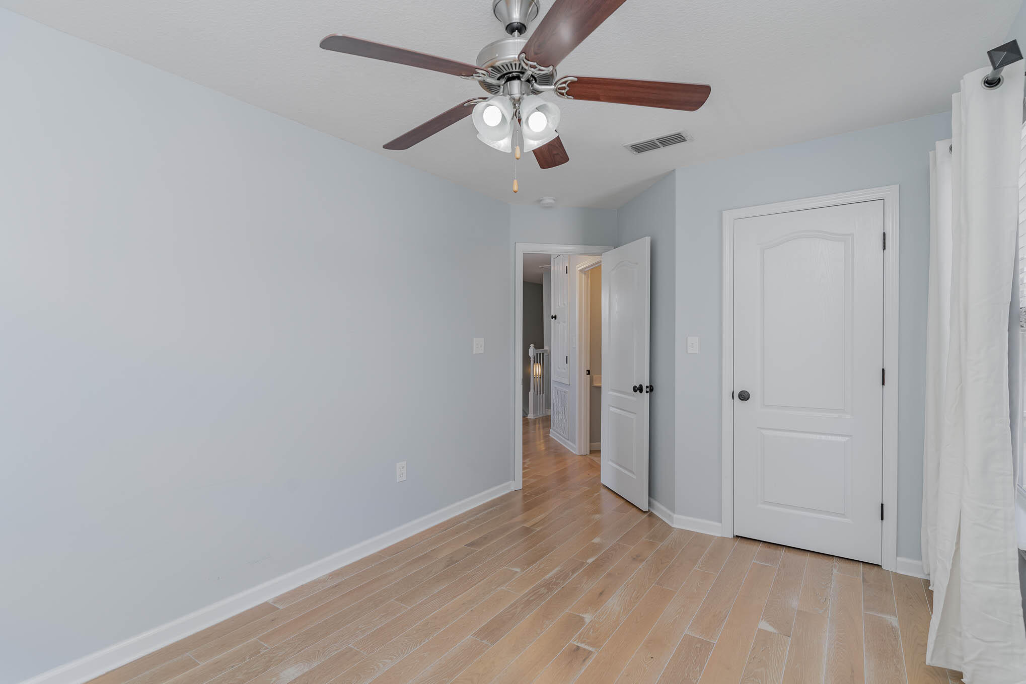 EAGLE BAY - Residential Lease