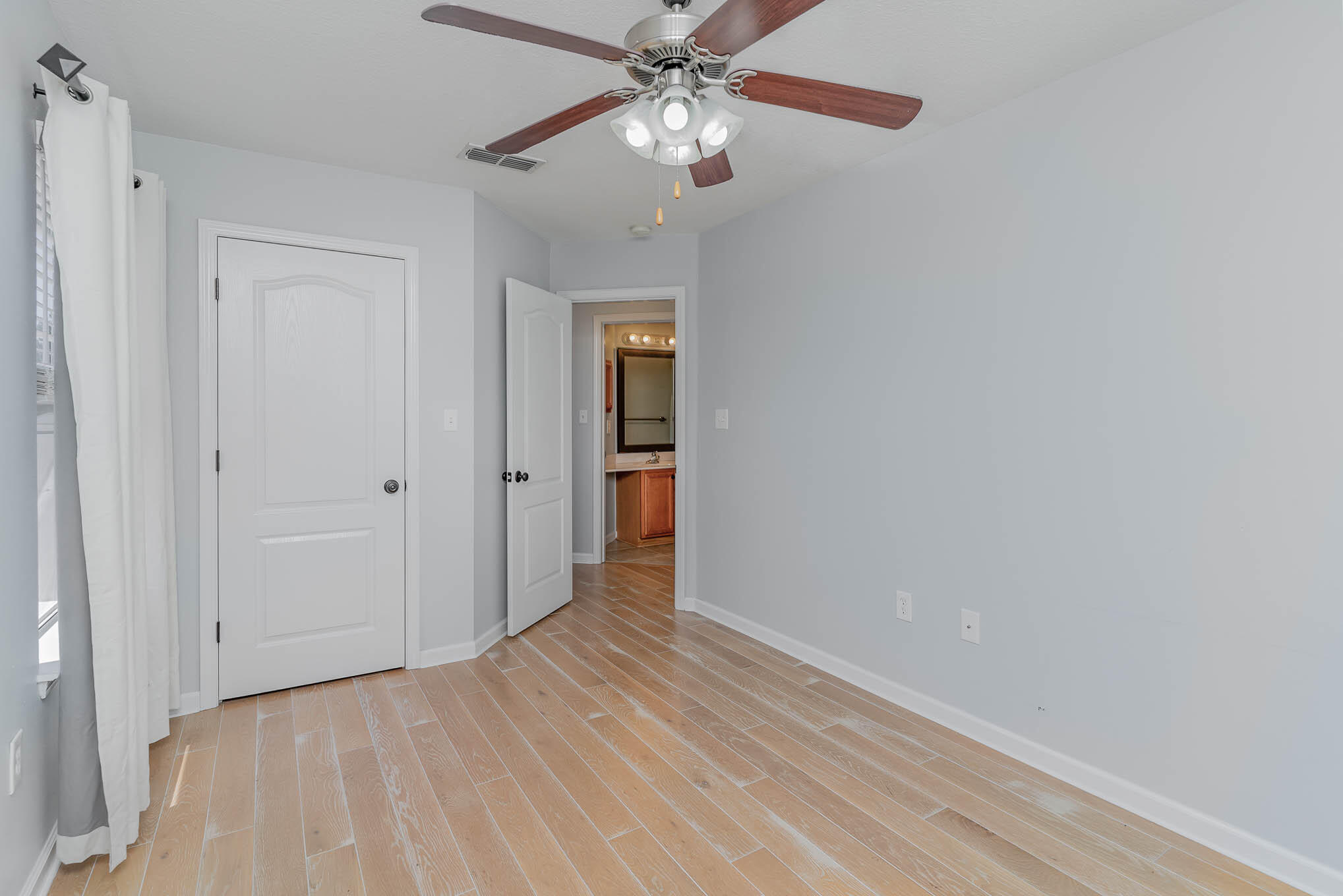 EAGLE BAY - Residential Lease