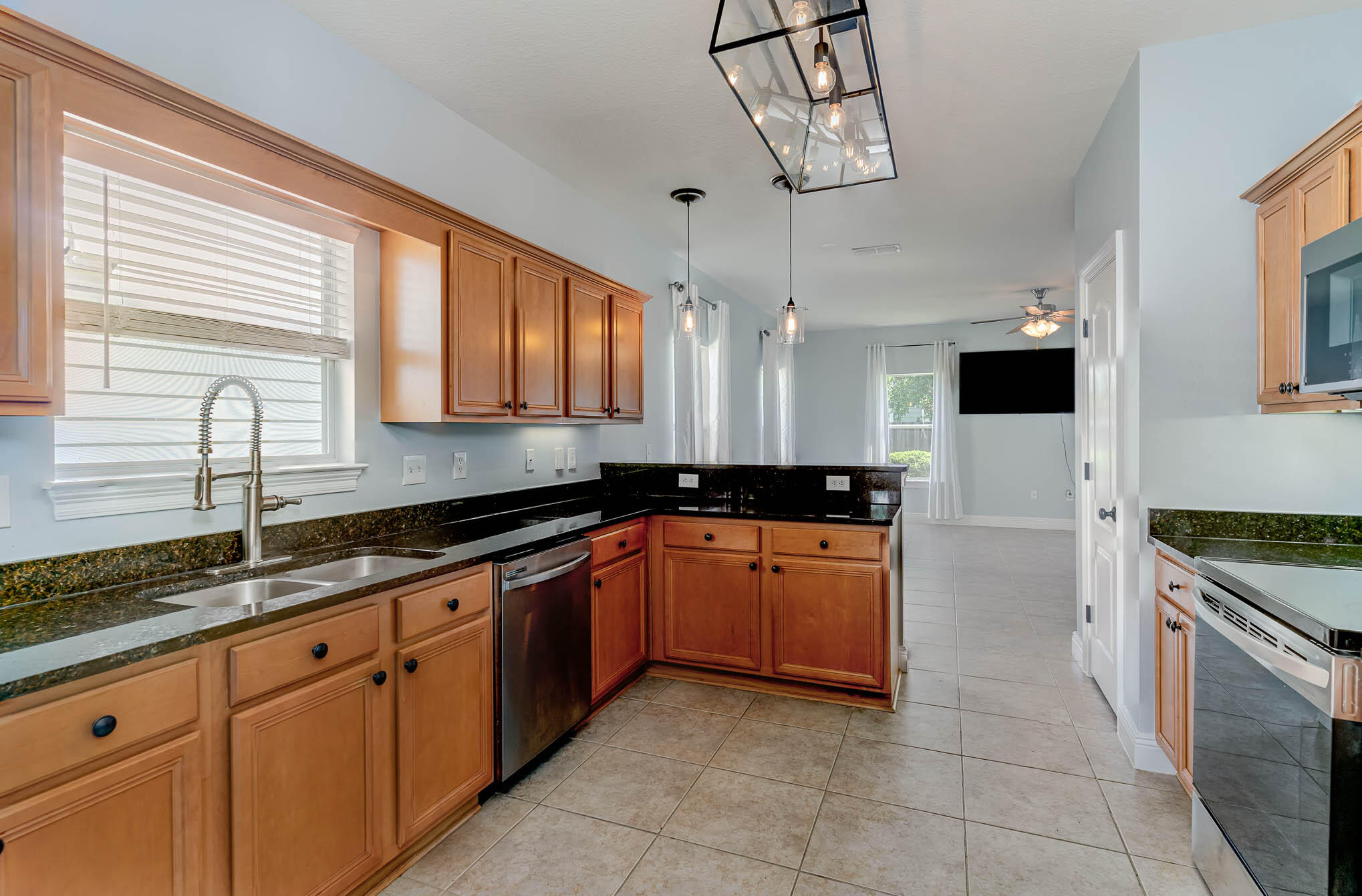 EAGLE BAY - Residential Lease