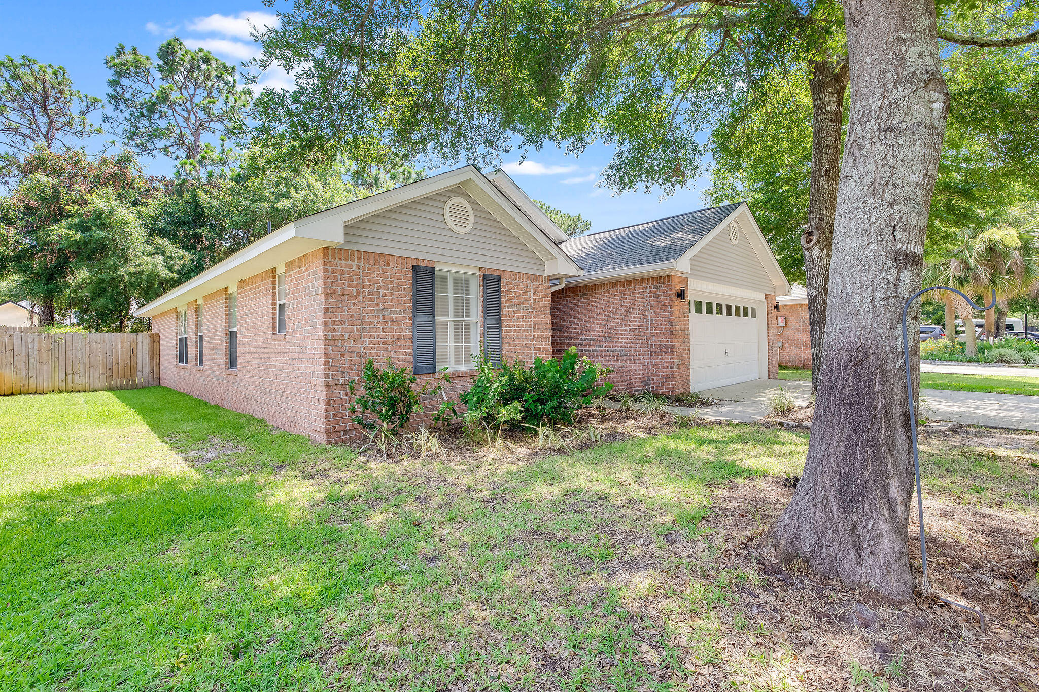 BAYOU LANDING - Residential Lease